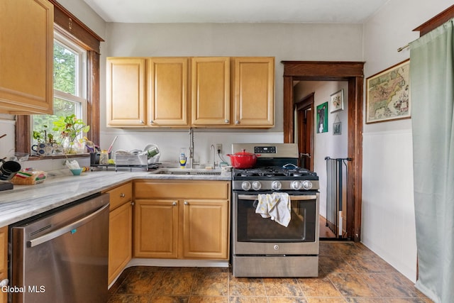 553 Morris St, Albany, NY 12208 - photo 6