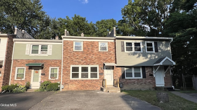 140 Mount Hope Dr, Albany, NY 12202 - photo 1