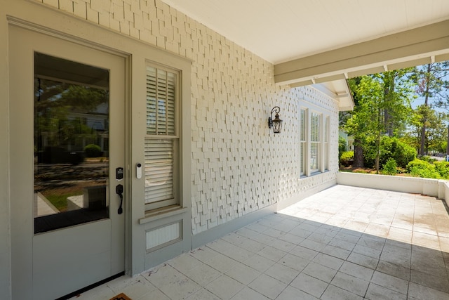 1611 N Patterson St, Valdosta, GA 31602 - unfurnished sunroom featuring healthy amount of natural light