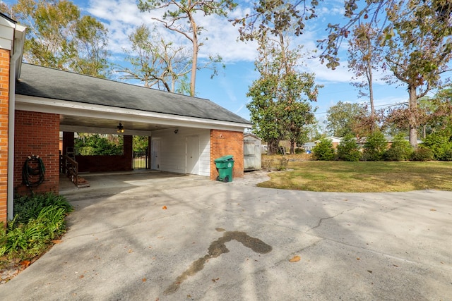 view of vehicle parking featuring a carport