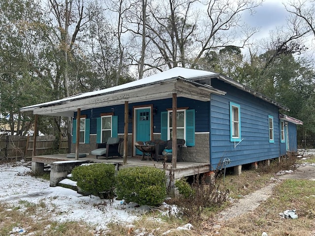 view of front of house featuring covered porch