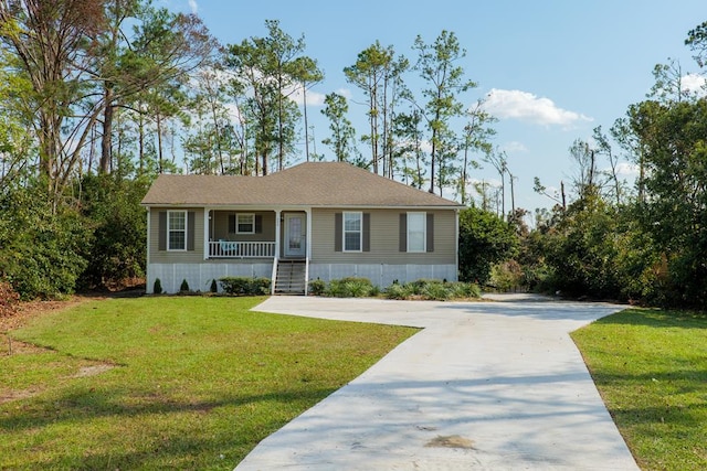 view of front of house featuring covered porch and a front lawn