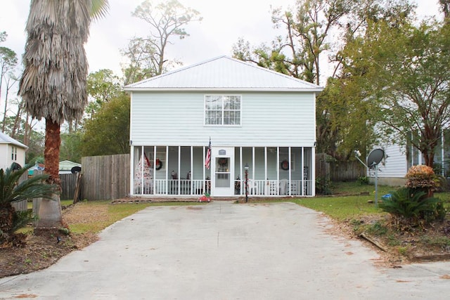 view of front of property