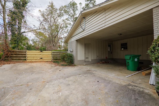 2205 Briarcliff Dr, Valdosta, GA 31602 - exterior space with a carport and fence