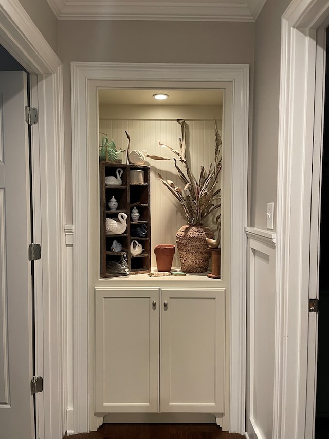 2406 Winding Way, Valdosta, GA 31602 - detailed view of crown molding