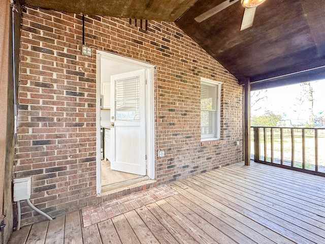 deck with ceiling fan