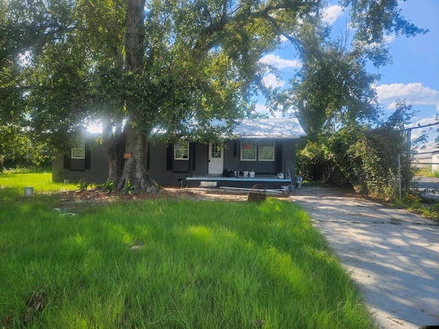 view of front of house with a porch