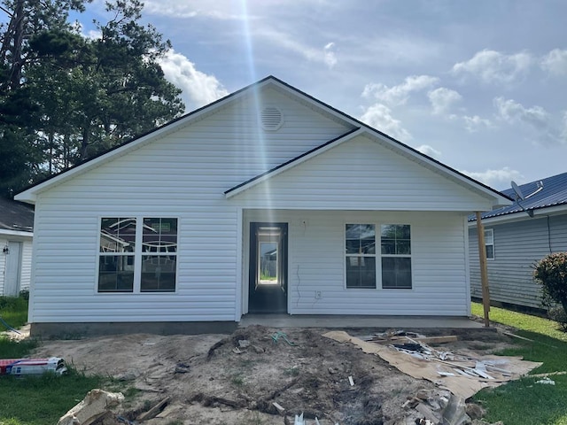 2531 Forrestwood Dr, Valdosta, GA 31602 - view of front facade featuring covered porch