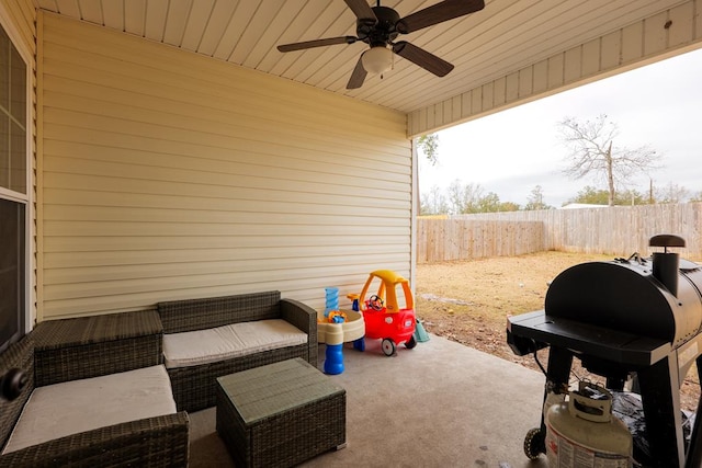 view of patio featuring ceiling fan and outdoor lounge area