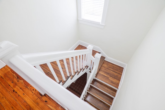 200 E College St, Valdosta, GA 31602 - stairs with baseboards