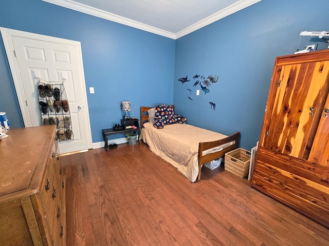 3265 Summer Meadows Rd, Valdosta, GA 31601 - bedroom featuring wood finished floors, crown molding, and baseboards
