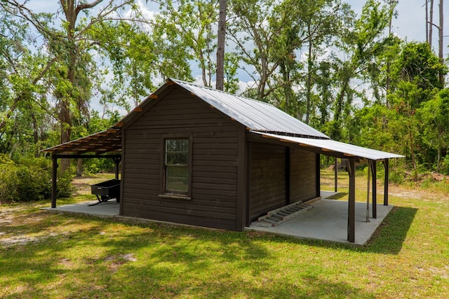 view of outdoor structure featuring a carport