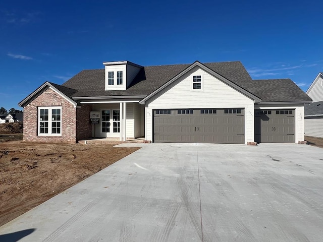 view of front facade featuring a garage