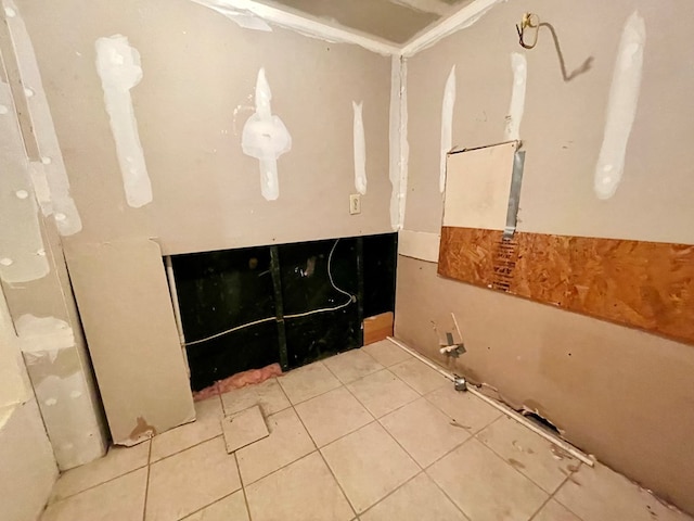 washroom featuring tile patterned floors
