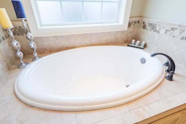 5080 Carlton Ridge Cir, Hahira, GA 31632 - full bath featuring a bath
