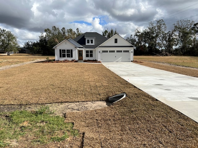 view of front facade featuring a garage