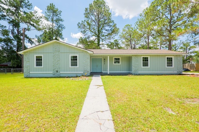 2019 Falling Leaf Ln, Valdosta, GA 31602 - ranch-style home with board and batten siding and a porch