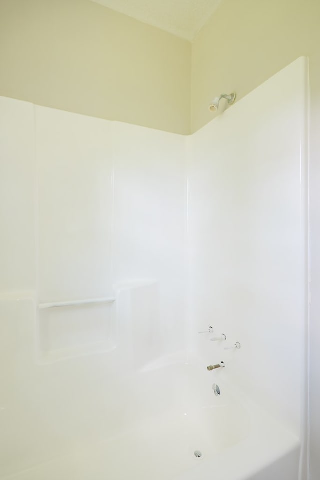 2019 Falling Leaf Ln, Valdosta, GA 31602 - bathroom with shower / washtub combination