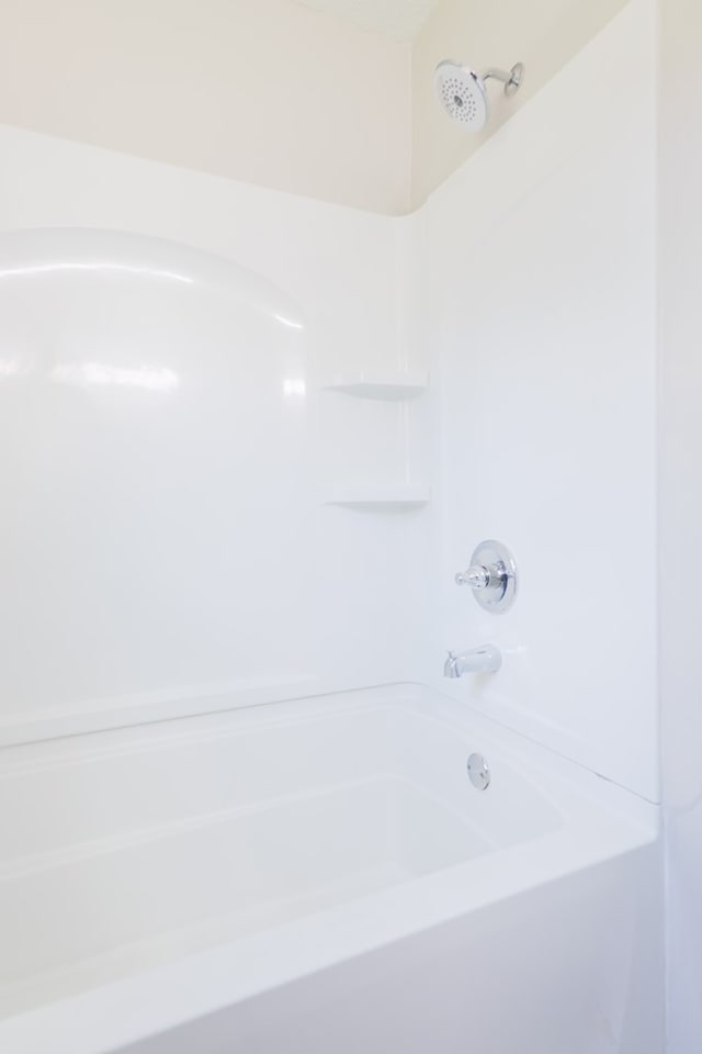 2019 Falling Leaf Ln, Valdosta, GA 31602 - full bath with shower / washtub combination