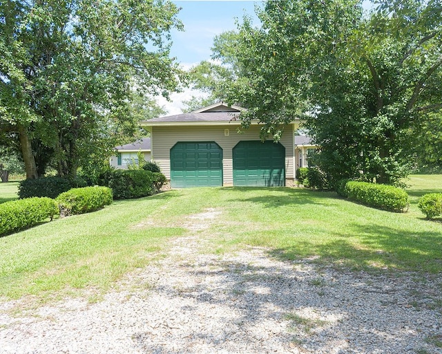 exterior space featuring a front yard