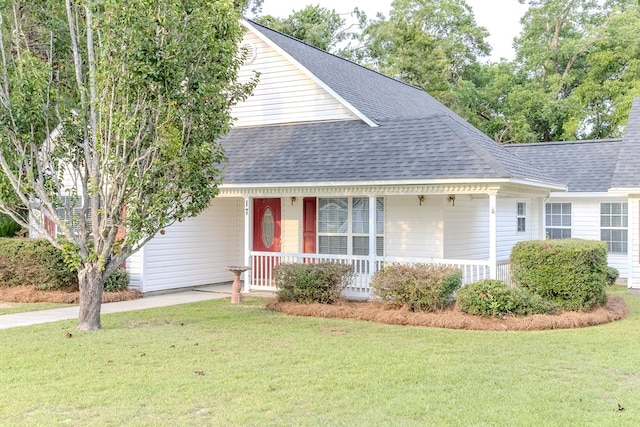 17 Ard Rd, Ray City, GA 31645 - view of front of house featuring a shingled roof, covered porch, and a front yard