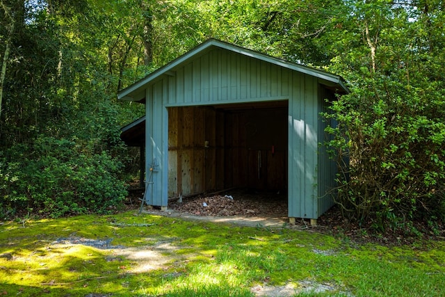 view of outdoor structure