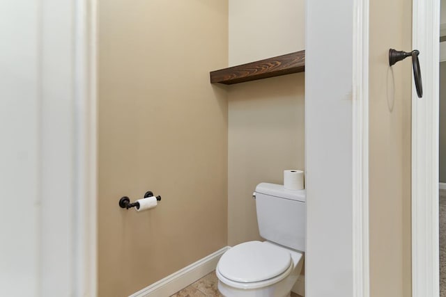 5527 School House Pond Rd, Lake Park, GA 31636 - bathroom featuring baseboards and toilet