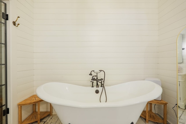 7552 Webb Rd, Hahira, GA 31632 - full bath featuring a soaking tub