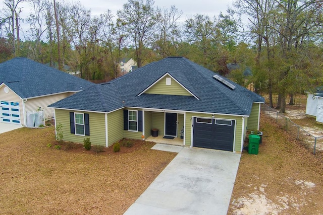 view of front facade featuring a garage