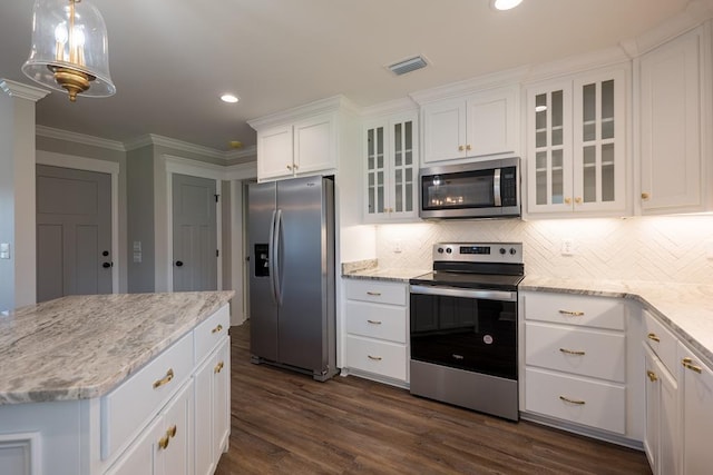 kitchen featuring dark wood-style floors, stainless steel appliances, visible vents, glass insert cabinets, and white cabinetry