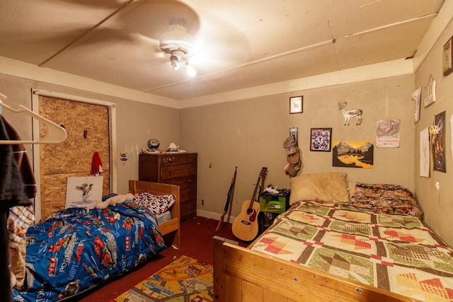 bedroom with ceiling fan