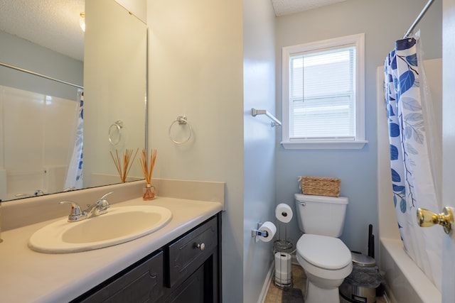 full bath featuring vanity, shower / bathtub combination with curtain, baseboards, a textured ceiling, and toilet