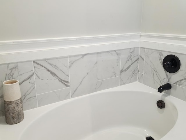4639 Castle Pines Ln, Lake Park, GA 31636 - full bathroom featuring a tub to relax in