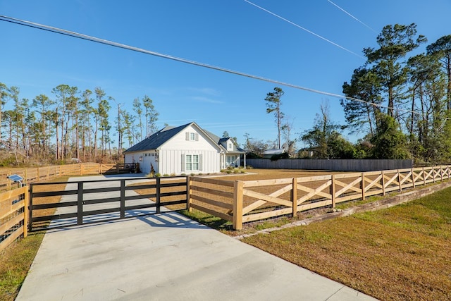 exterior space featuring a yard