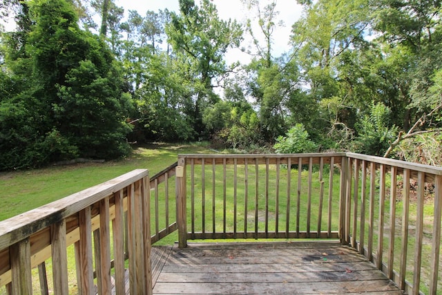 1115 Albert Rd, Valdosta, GA 31601 - wooden terrace featuring a yard