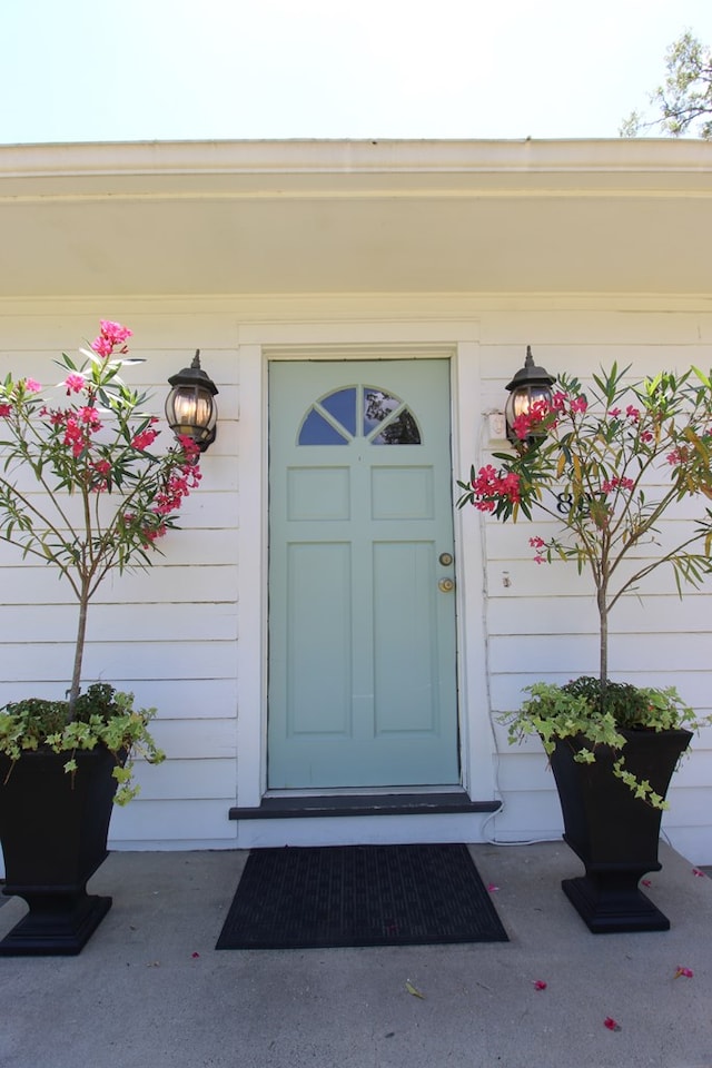 view of property entrance