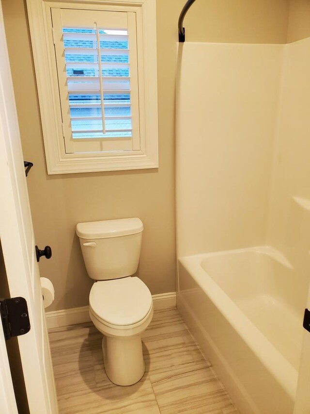 bathroom featuring shower / bath combination