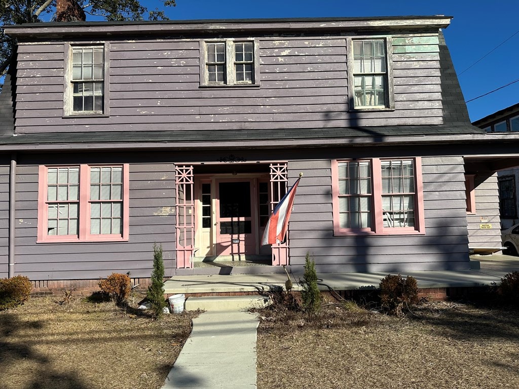 view of front facade