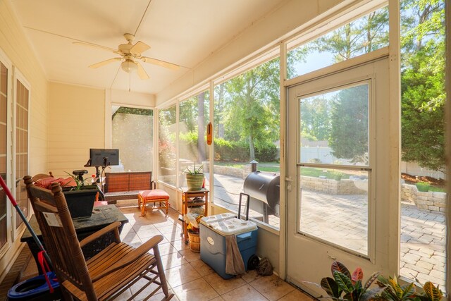 4311 Mossy Creek Rd, Valdosta, GA 31602 - sunroom featuring a ceiling fan and an outdoor living space