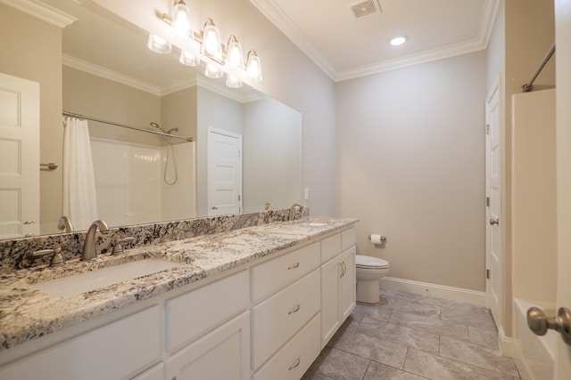 bathroom featuring toilet, an inviting chandelier, ornamental molding, vanity, and a shower with shower curtain