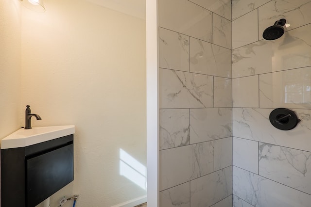 6041 NE Edmundson Rd, Hahira, GA 31632 - bathroom featuring tiled shower and vanity