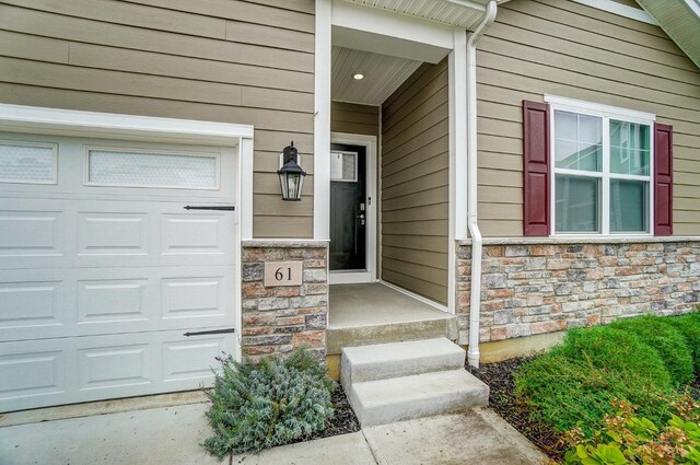 61 Goldfish Ln, Pierce Twp, OH 45102 - entrance to property featuring stone siding