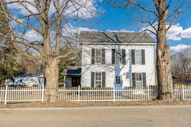 6114 Reily Millville Rd, Reily Twp, OH 45056 - colonial home featuring a fenced front yard