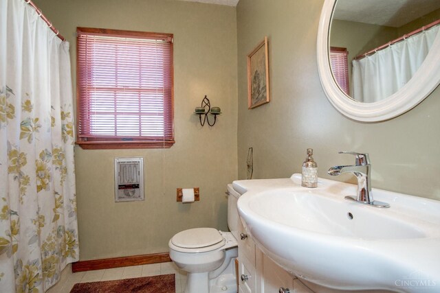 343 Whiteoak Dr, Wilmington, OH 45177 - bathroom featuring toilet, tile patterned floors, vanity, and curtained shower