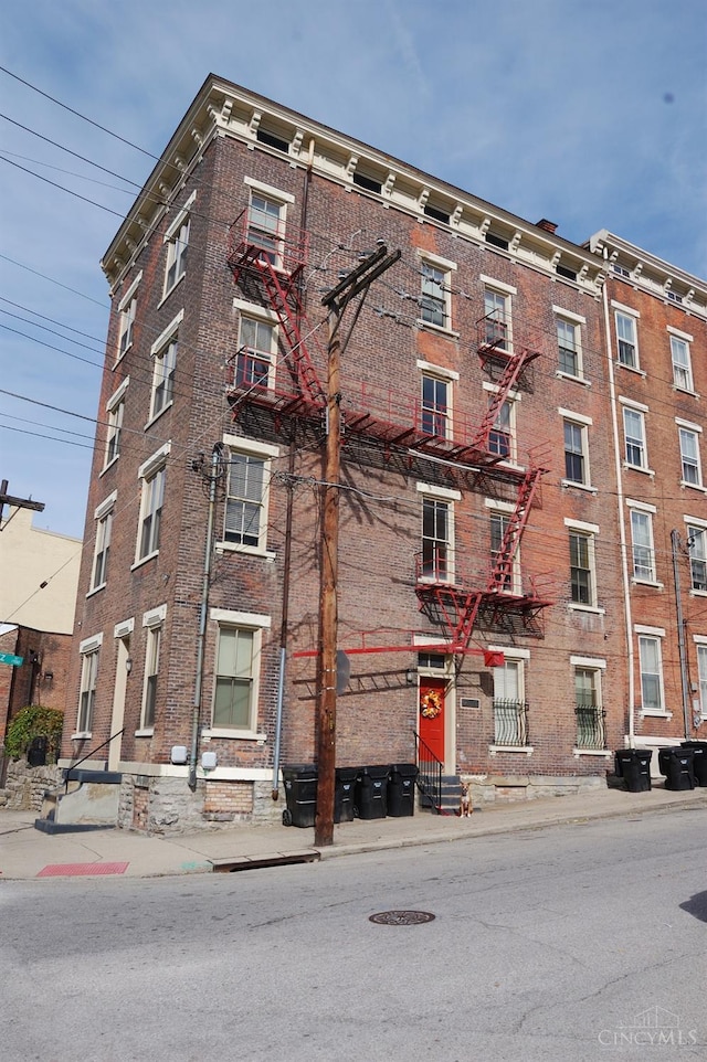 view of building exterior