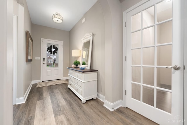 2612 Virgie Ct, Deerfield Twp, OH 45140 - entryway featuring wood finished floors and baseboards