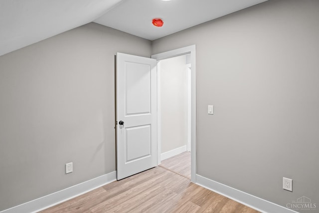 1318 Knowlton St, Cincinnati, OH 45223 - interior space with lofted ceiling, light wood-style flooring, and baseboards