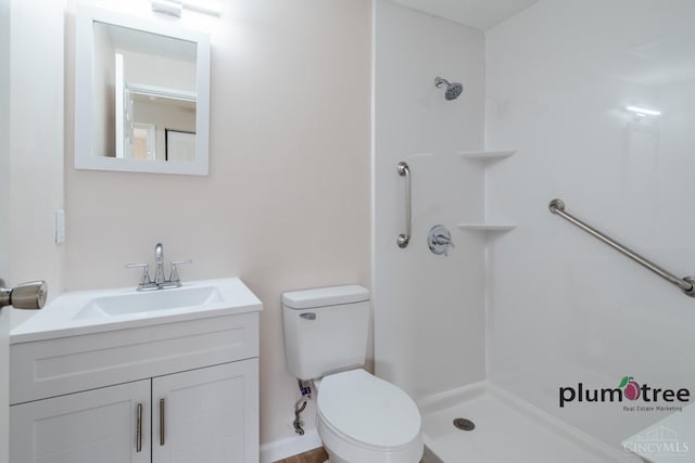 3640 Westwood Northern Blvd Unit 24, Cheviot, OH 45211 - full bath with a shower, vanity, and toilet