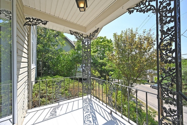 725 Riddle Rd, Cincinnati, OH 45220 - photo 4