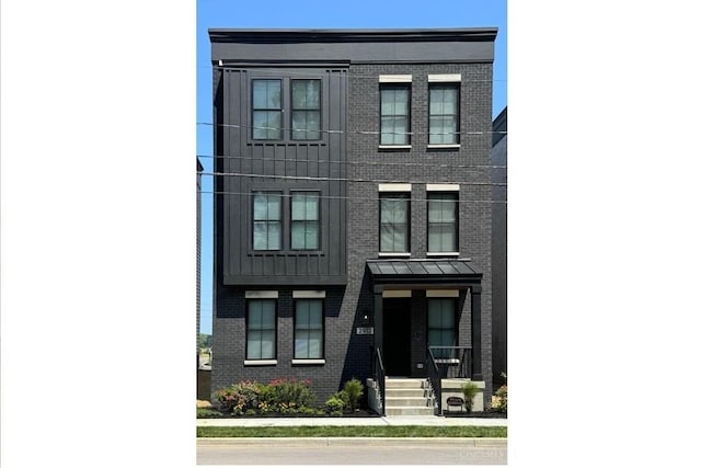 2912 Robertson Ave, Cincinnati, OH 45209 - photo 1